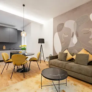 https://apt-ascanios-cozy.it-romehotels.com